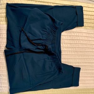 Lululemon crop pants